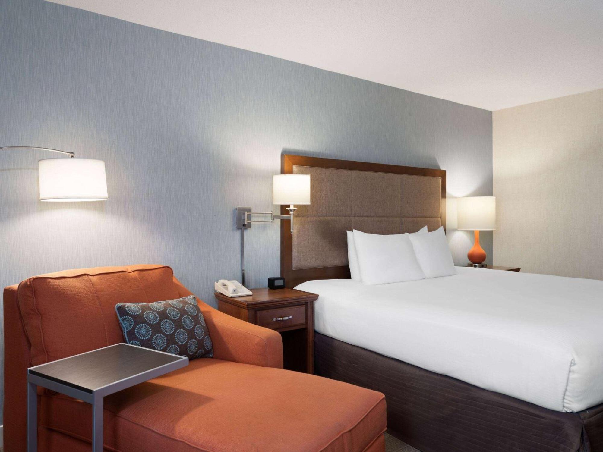 Wingate By Wyndham St Louis Airport Hotel Saint Ann Exterior foto